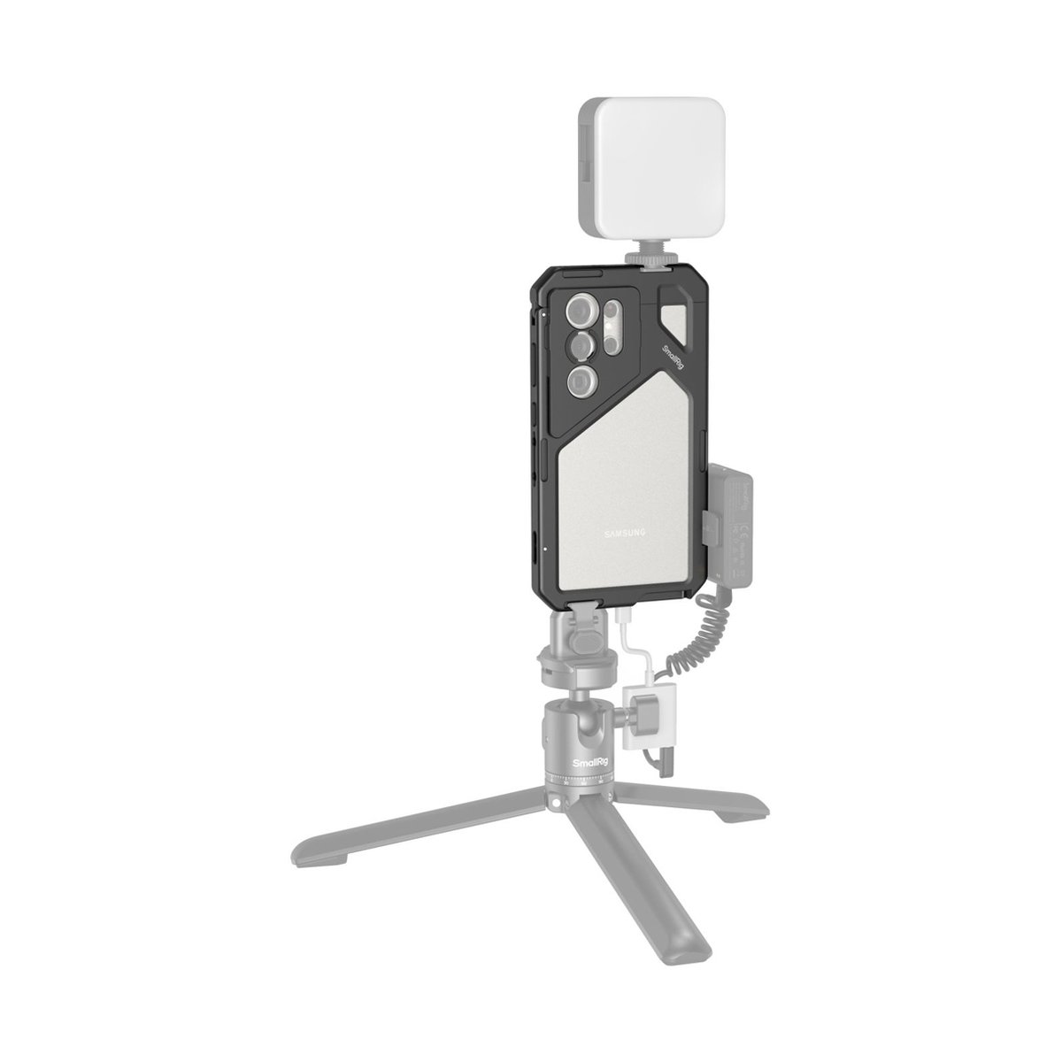 SmallRig 4601 Ultra Cage Kit Samsung Galaxy S24 - Anwendungsbeispiel: Rückansicht eines Smartphones in einem Rig mit LED-Licht und Stativ