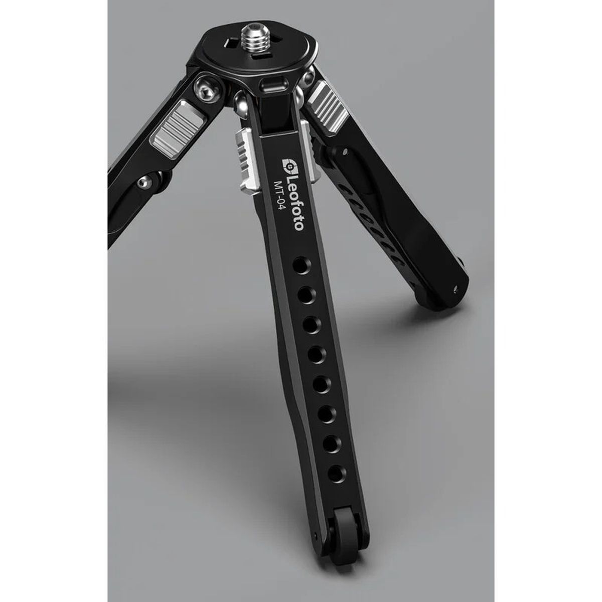 Leofoto MT-04 Tischstativ Aufgestellt