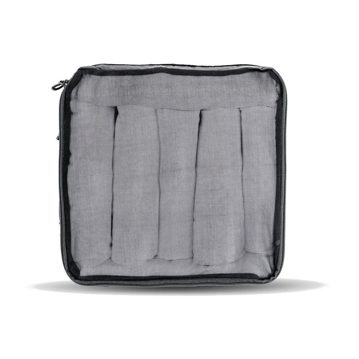 WANDRD Packing Cube Bundel (S,M,L) - Offener Packwürfel, gefüllt mit grauen, gefalteten Textilien in mehreren Fächern