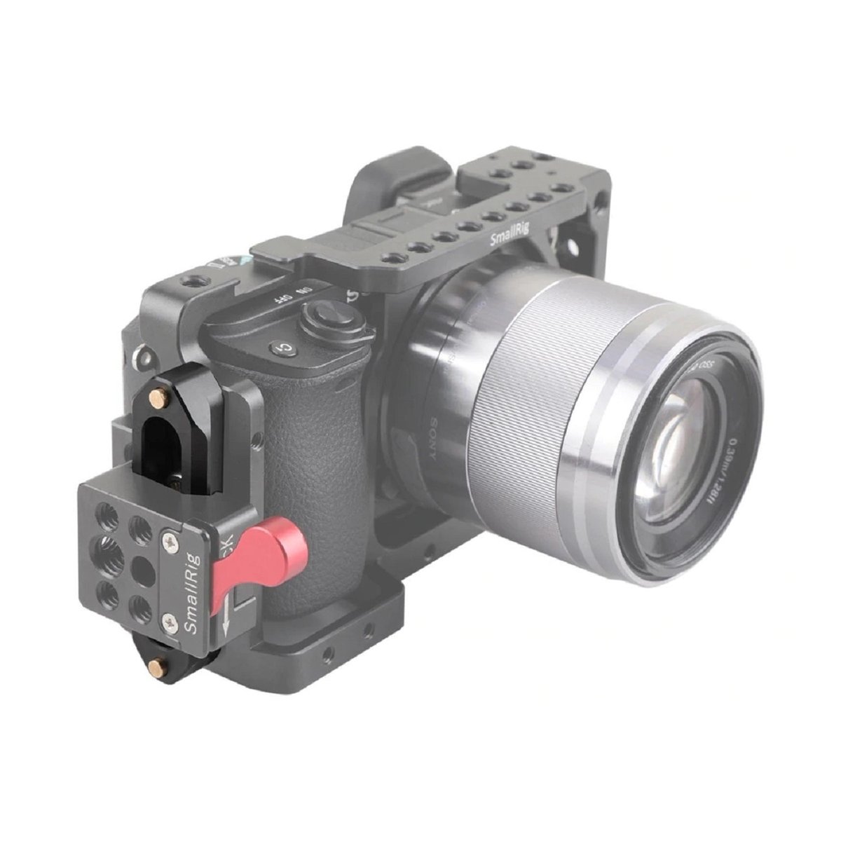 SmallRig 1195B Quick Release-Rail mit 7cm Sicherheitsstifte - Schrägansicht Kamera mit SmallRig-Käfig und Seitenhalterung
