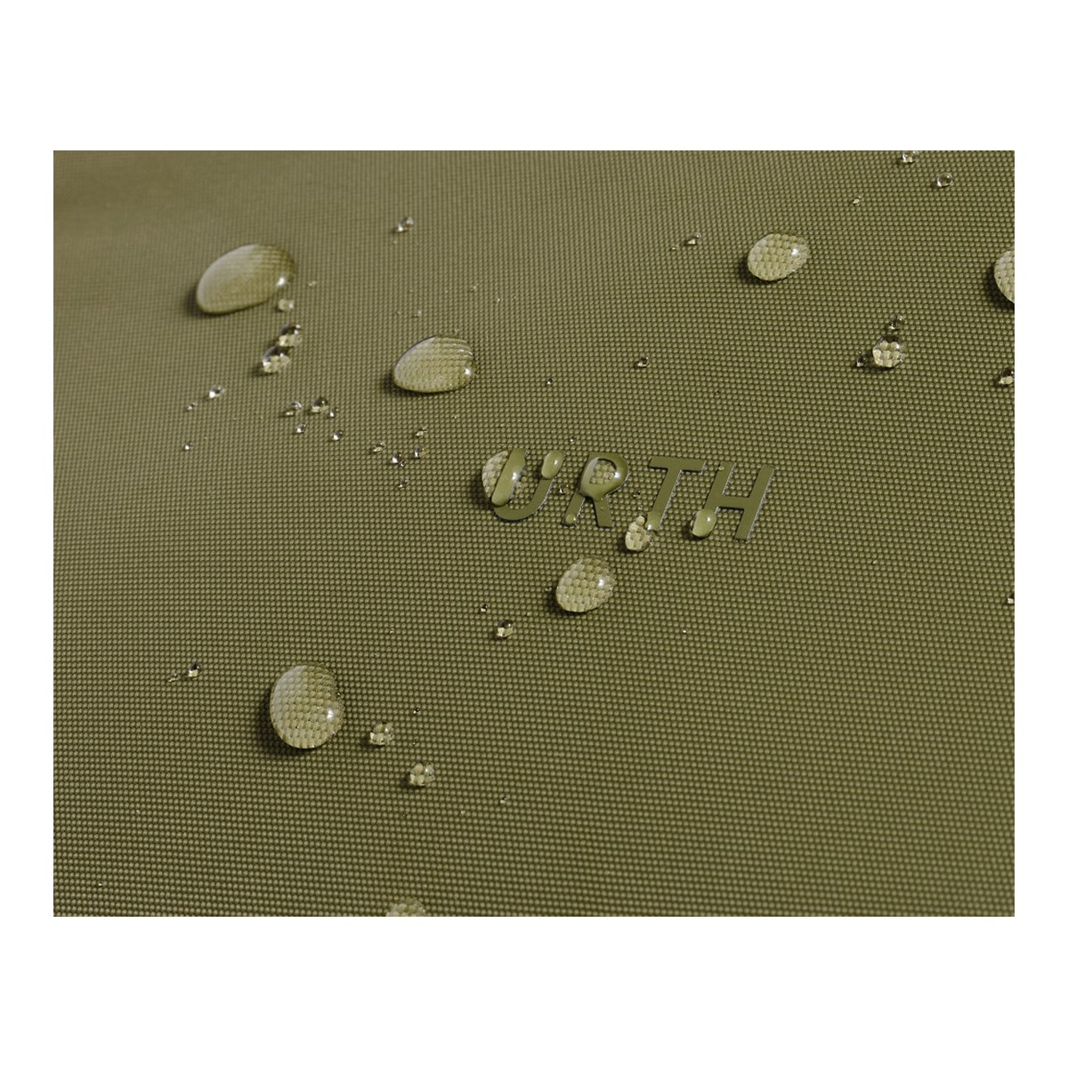 Urth Naos 13/14" Laptoptasche (Grün) - Detailansicht wasserabweisendes Material mit Wassertropfen und Urth Logo