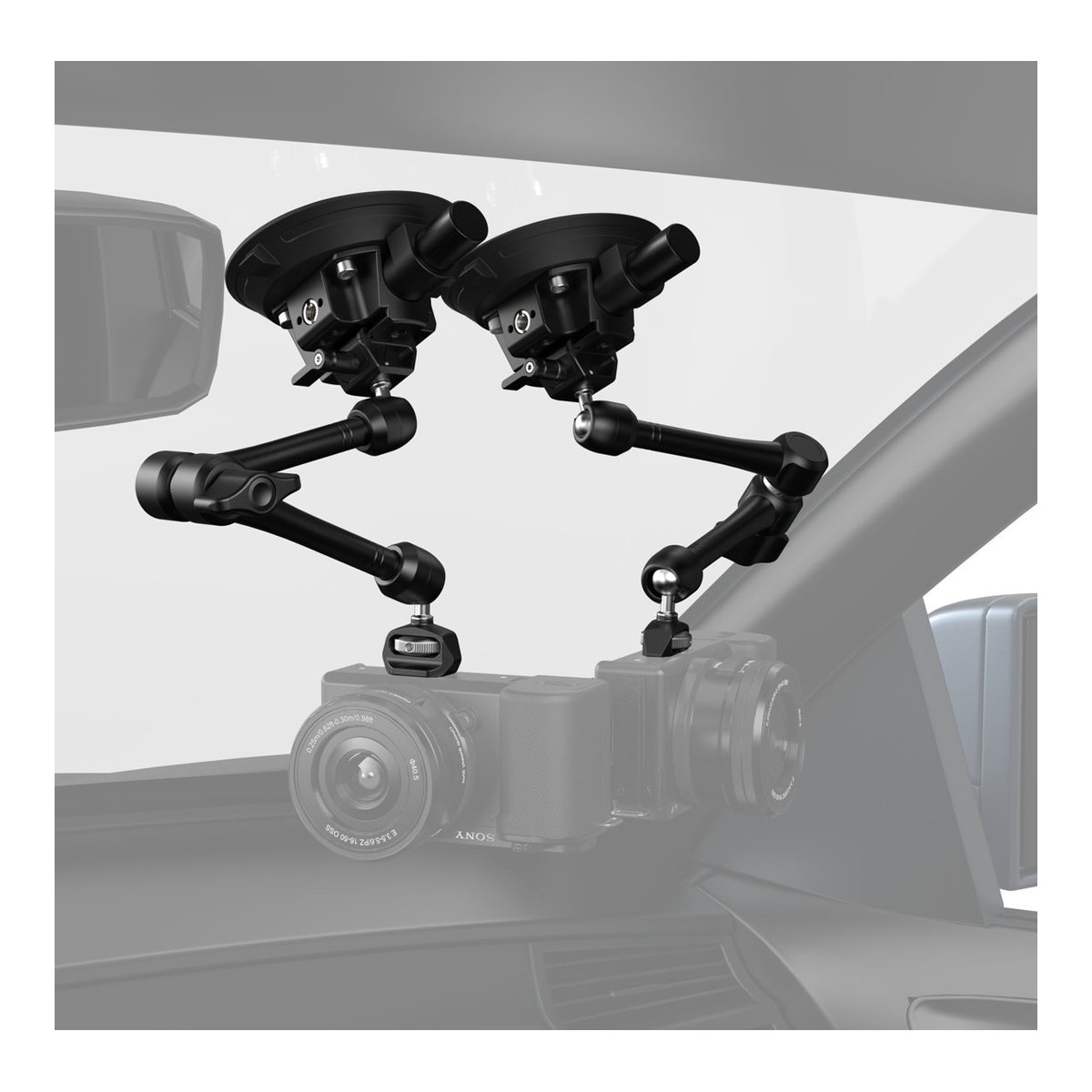 SmallRig 3565B SC-15K 4-Arm Saugnapf-Kamerahalterung Kit - Anwendungsbeispiel: Zwei Saugfuß-Kamerahalterungen an der Windschutzscheibe im Auto befestigt.
