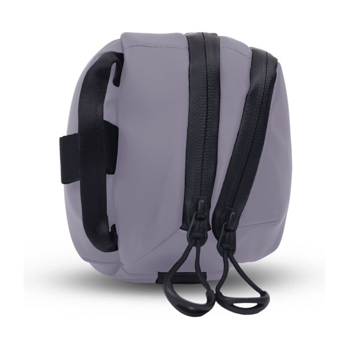 WANDRD Tech Bag Large Uyuni Purple - Seitenansicht: lila Tasche mit zwei schwarzen Reißverschlüssen und Tragegriff.
