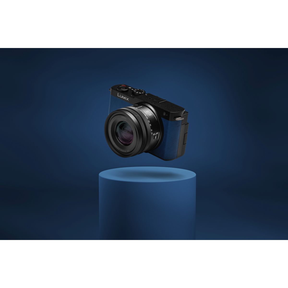 Panasonic Lumix DC-S9 Blau
