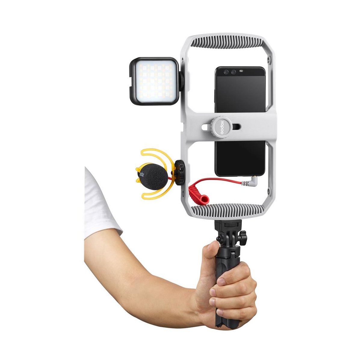 Godox Vlogging Set VK1-AX - Anwendungsbeispiel: Rig mit Smartphone, Licht und Mikrofon wird von Hand gehalten