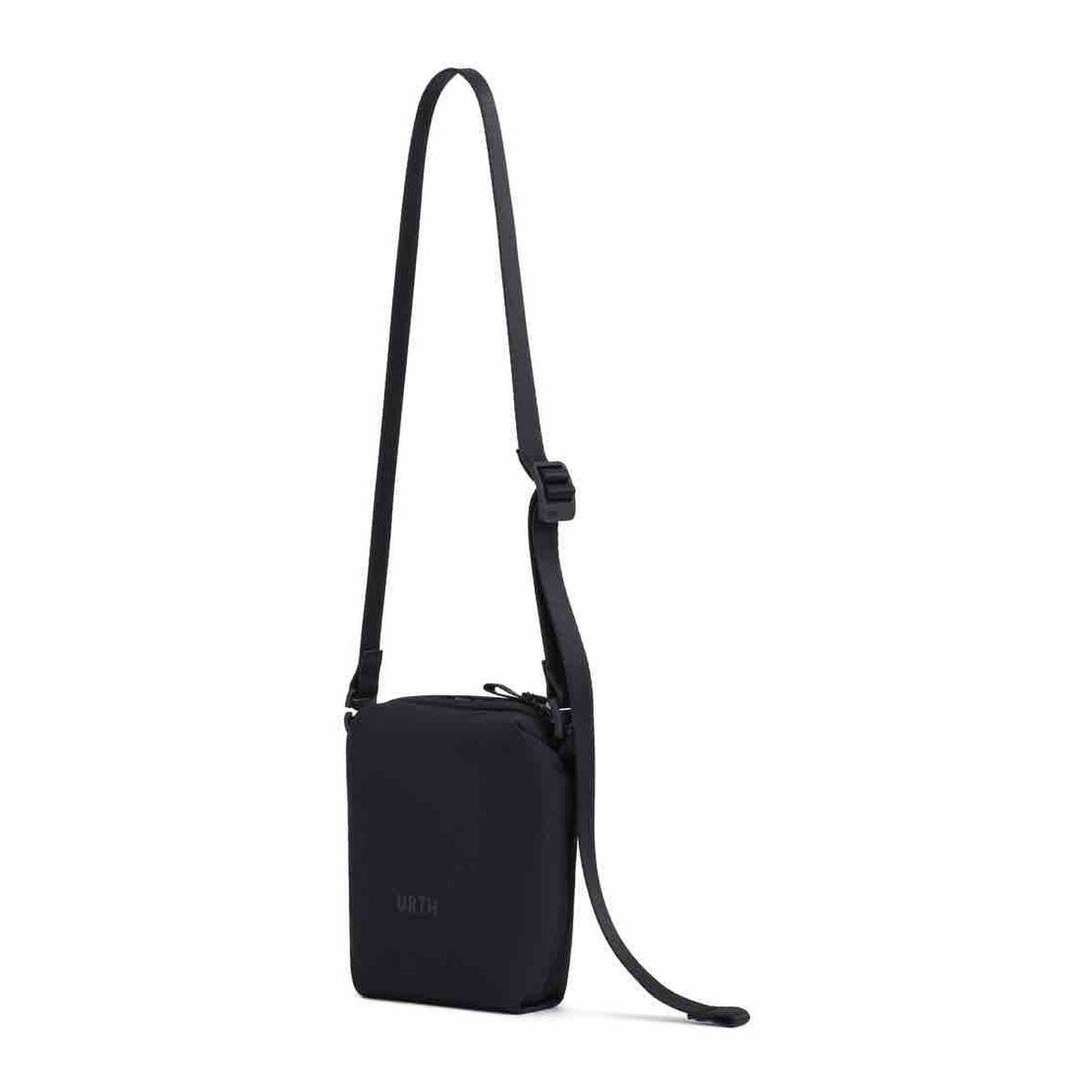Urth Andesite Camera Pouch (Black) - Schrägansicht der schwarzen Urth Sling Bag Urth Andesite Camera Pouch (Black) - Schrägansicht der schwarzen Urth Sling Bag