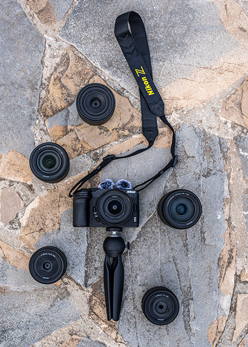 Nikon Z30 Vlogging Kamera mit mehreren Objektiven im Setup