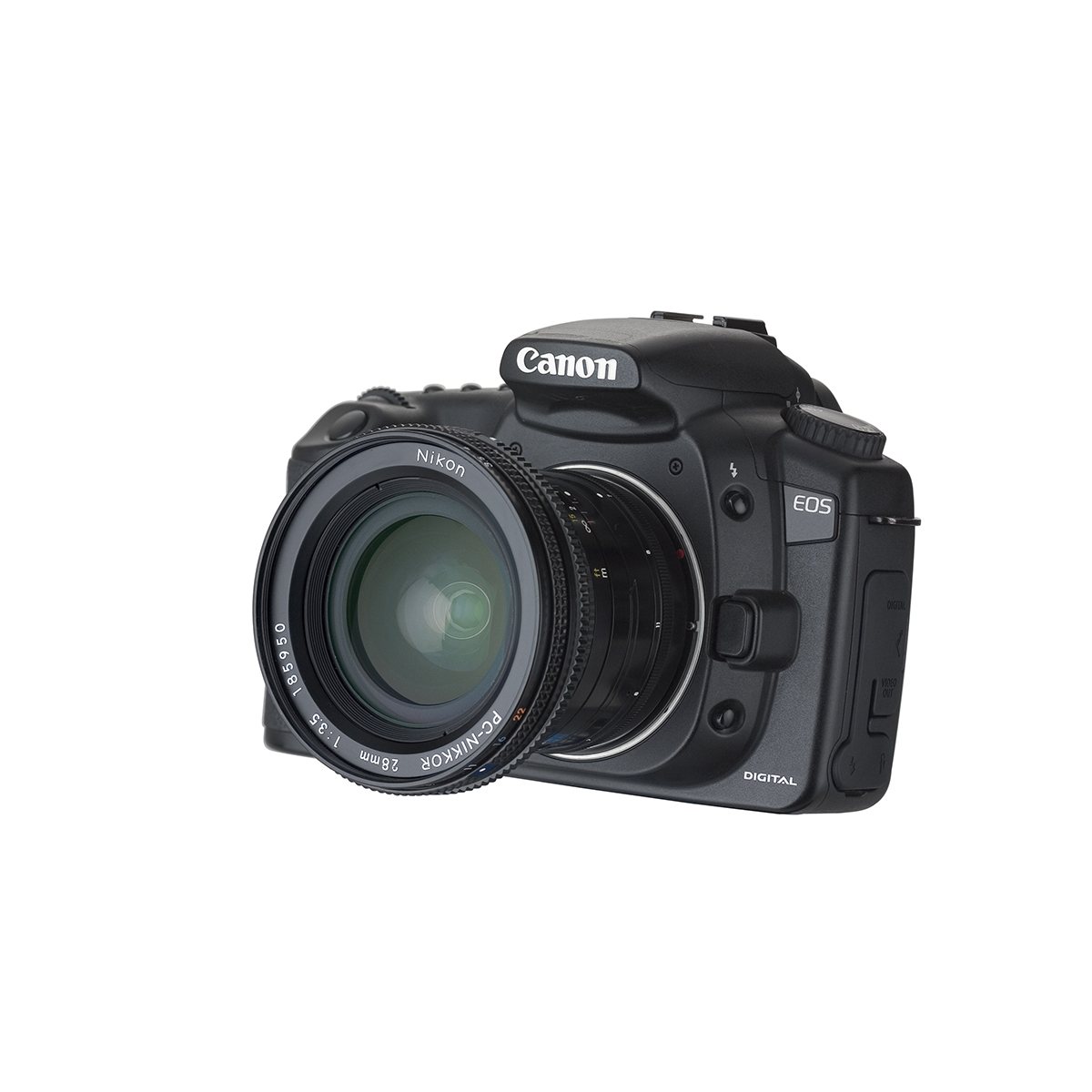 Novoflex Adapter Nikon-Objektive an Canon EOS mit Blendensteuerung