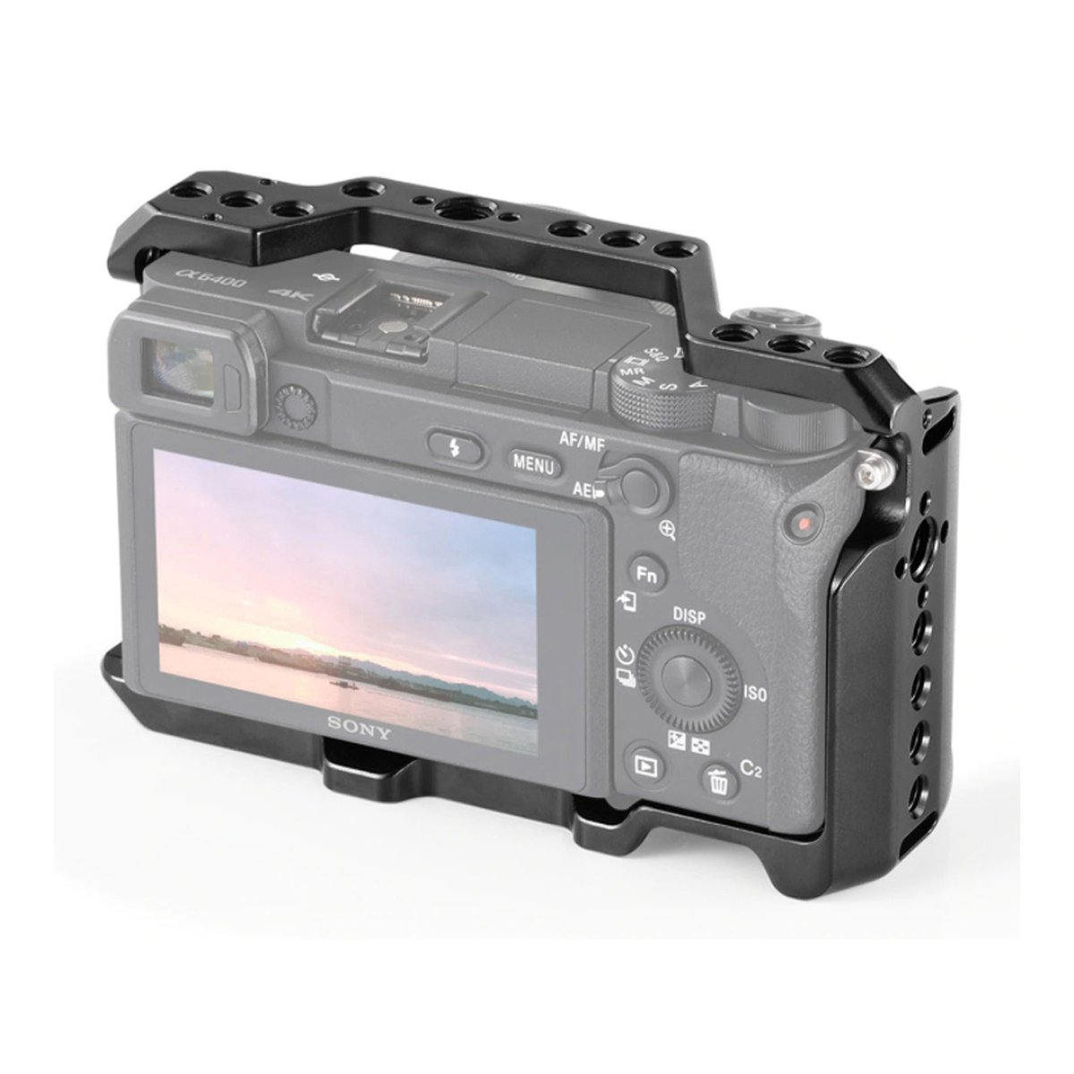 SmallRig 2310C Cage für Sony A6100/6300/6400/6500 - Anwendungsbeispiel: Sony Kamera in schwarzem Kamerakäfig mit Top-Griff, Rückansicht.