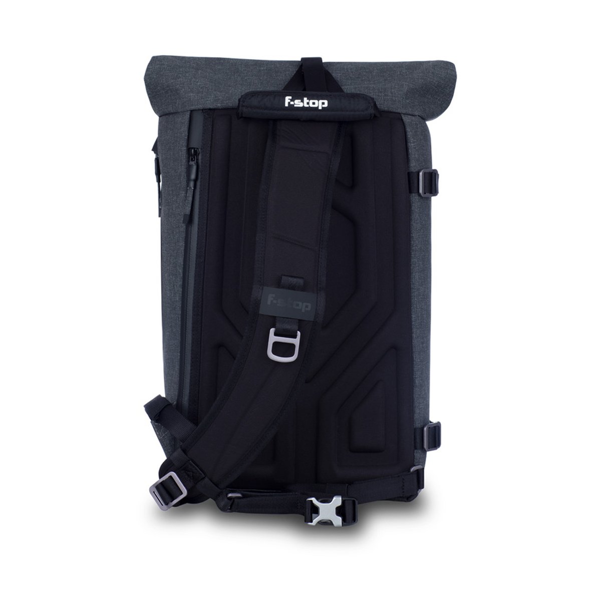 F-Stop DYOTA 11 Battleship (dunkelgrau) - Rückansicht des grauen Roll-Top-Rucksacks mit gepolsterter Rückseite und verstellbaren Schultergurten.