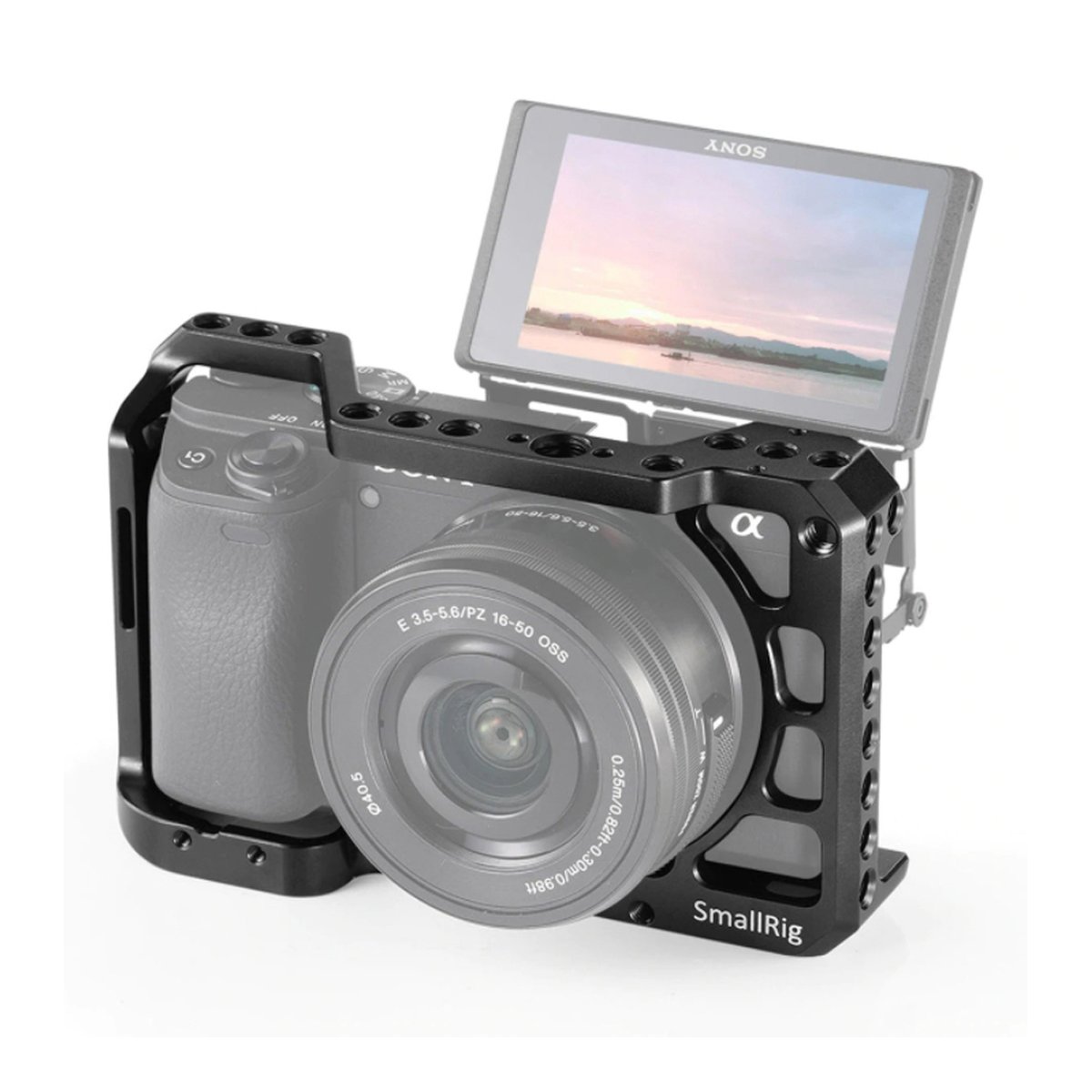 SmallRig 2310C Cage für Sony A6100/6300/6400/6500 - Anwendungsbeispiel: SmallRig Kamerakäfig montiert auf einer Sony Kamera mit Objektiv