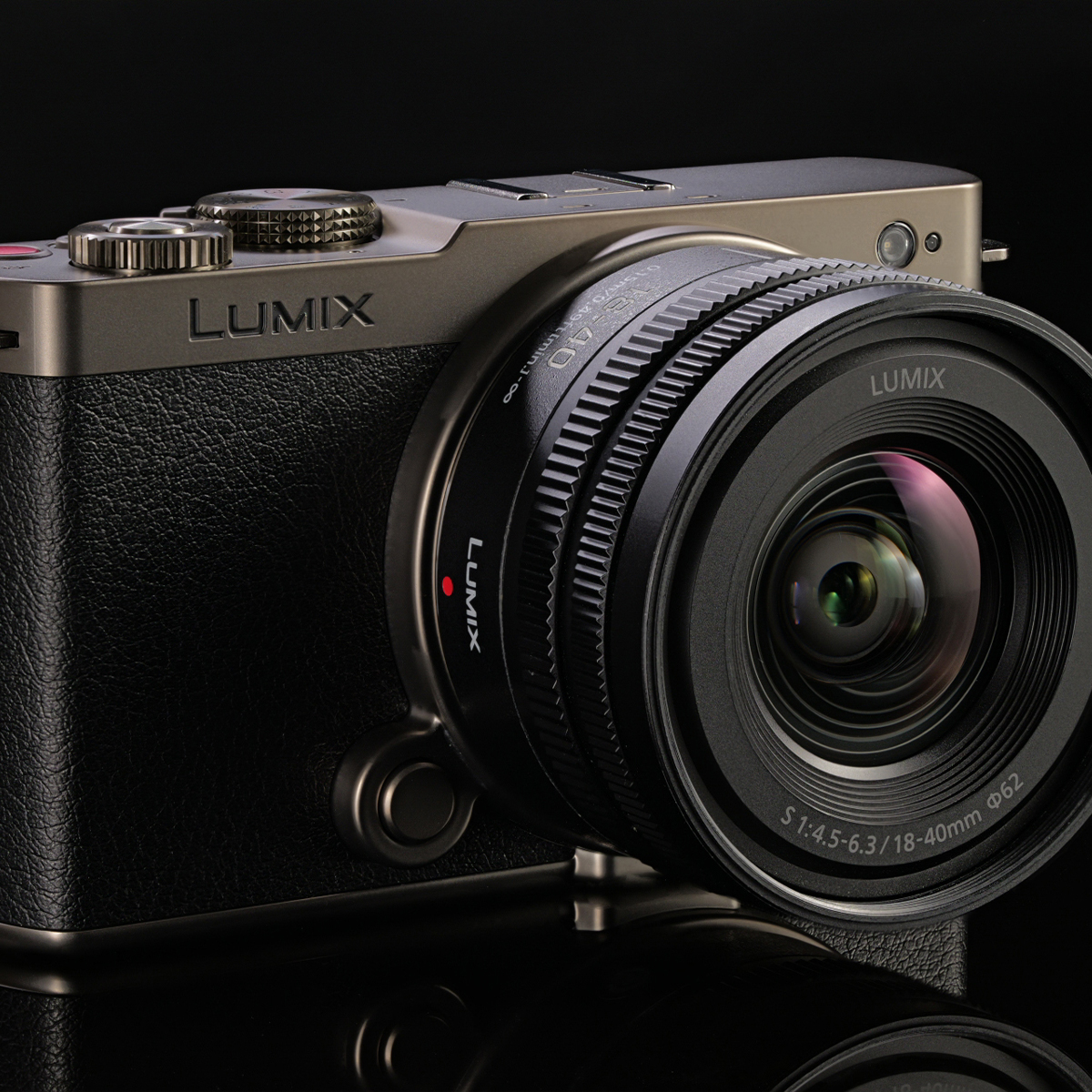 Panasonic DC-S9 Titan/Schwarz + Panasonic 18-40 mm 1:4,5-6,3 Lumix S