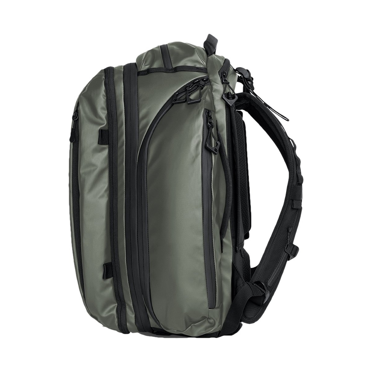 WANDRD Transit 35L Travel Backpack Wasatch Green Essential Bundle - Profilansicht olivgrüner Rucksack mit Reißverschlussfächern und Tragesystem. WANDRD Transit 35L Travel Backpack Wasatch Green Essential Bundle - Profilansicht olivgrüner Rucksack mit Reißverschlussfächern und Tragesystem.