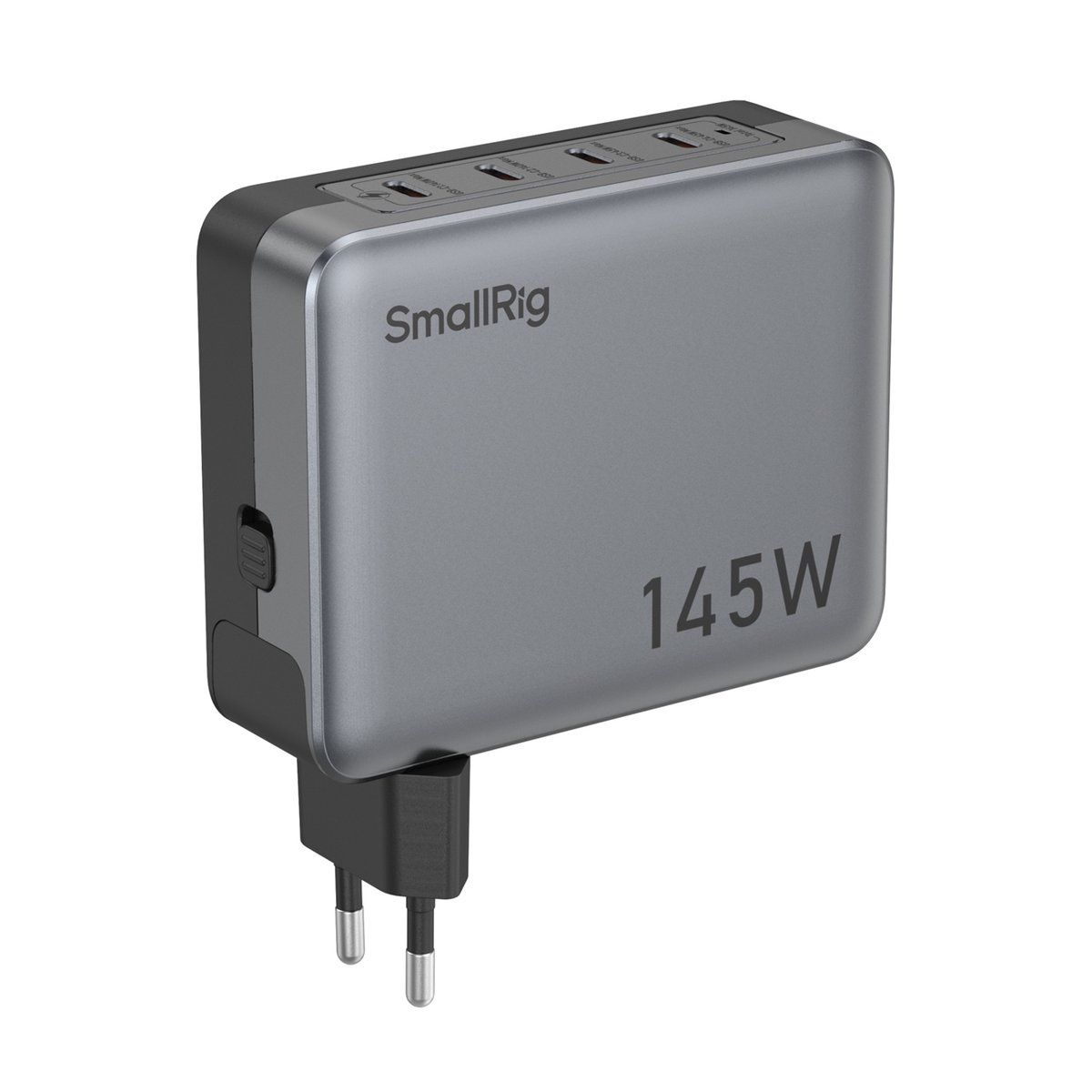 SmallRig 4748 Power Adapter 145W 4-Port PD (EU Standard) - SmallRig 145W Ladegerät: Schrägansicht mit vier USB-C Anschlüssen und ausklappbarem EU-Stecker.