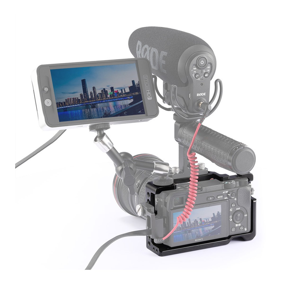SmallRig 1661 Kamera-Cage für Sony - Anwendungsbeispiel: Kamera-Rig mit externem Monitor und Mikrofon, Rückansicht.