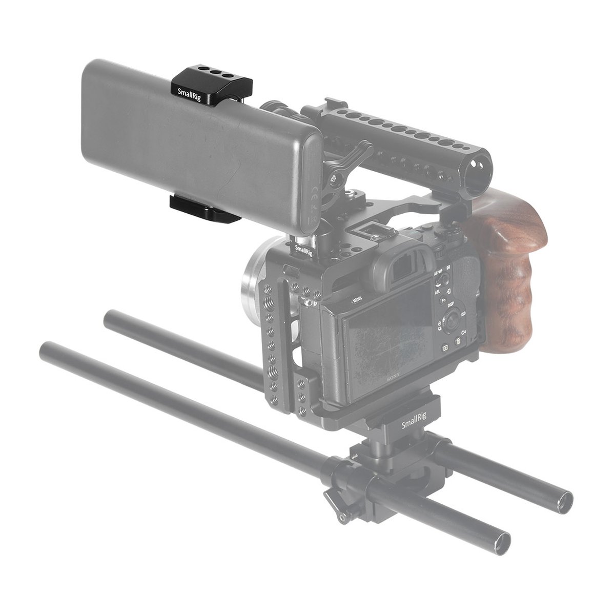 SmallRig 2336 Halterung für tragbare Powerbanks 53 mm bis 87 mm - Anwendungsbeispiel: SmallRig Kamerarig mit Monitor, Top-Griff & Rods. Rückansicht schräg. SmallRig 2336 Halterung für tragbare Powerbanks 53 mm bis 87 mm - Anwendungsbeispiel: SmallRig Kamerarig mit Monitor, Top-Griff & Rods. Rückansicht schräg.