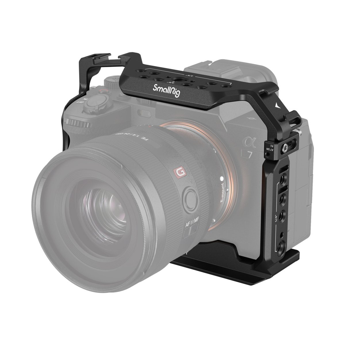 SmallRig 3667B Cage für Sony Alpha 7 IV / 7SIII / Alpha 1 - Anwendungsbeispiel: SmallRig Kamerakäfig mit Top-Griff auf Kamera, schräge Frontansicht. SmallRig 3667B Cage für Sony Alpha 7 IV / 7SIII / Alpha 1 - Anwendungsbeispiel: SmallRig Kamerakäfig mit Top-Griff auf Kamera, schräge Frontansicht.