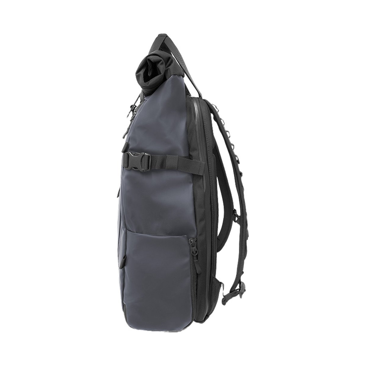 WANDRD PRVKE 21-Liter Blue Travel Bundel V3 - Seitenansicht des grauen Rucksacks mit Rollverschluss