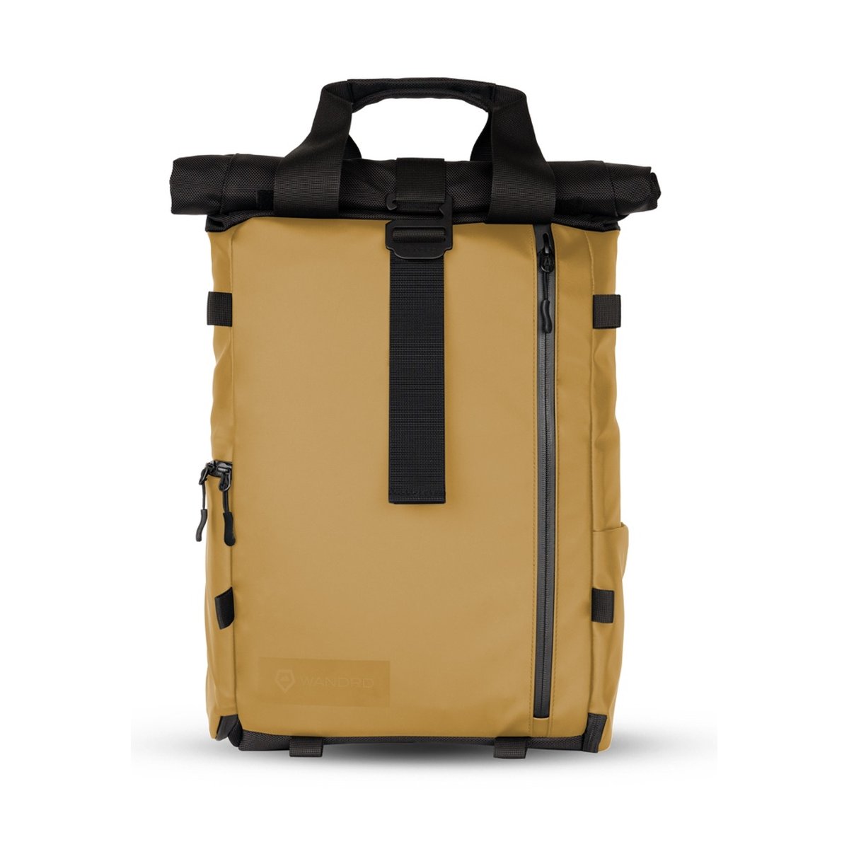 WANDRD PRVKE Lite 11-Liter Dallol Yellow - Frontansicht des beigen Wanderrucksacks mit Rolltop-Verschluss und schwarzen Riemen.