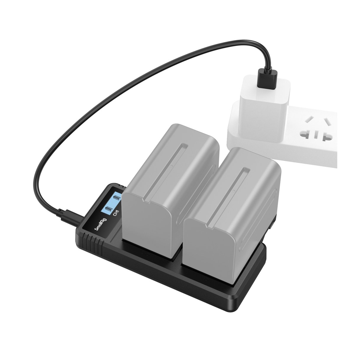SmallRig 4086 NP-F970 Akku Ladegerät - Anwendungsbeispiel: SmallRig Dual-Ladegerät lädt zwei Kamera-Akkus, angeschlossen an die Steckdose.