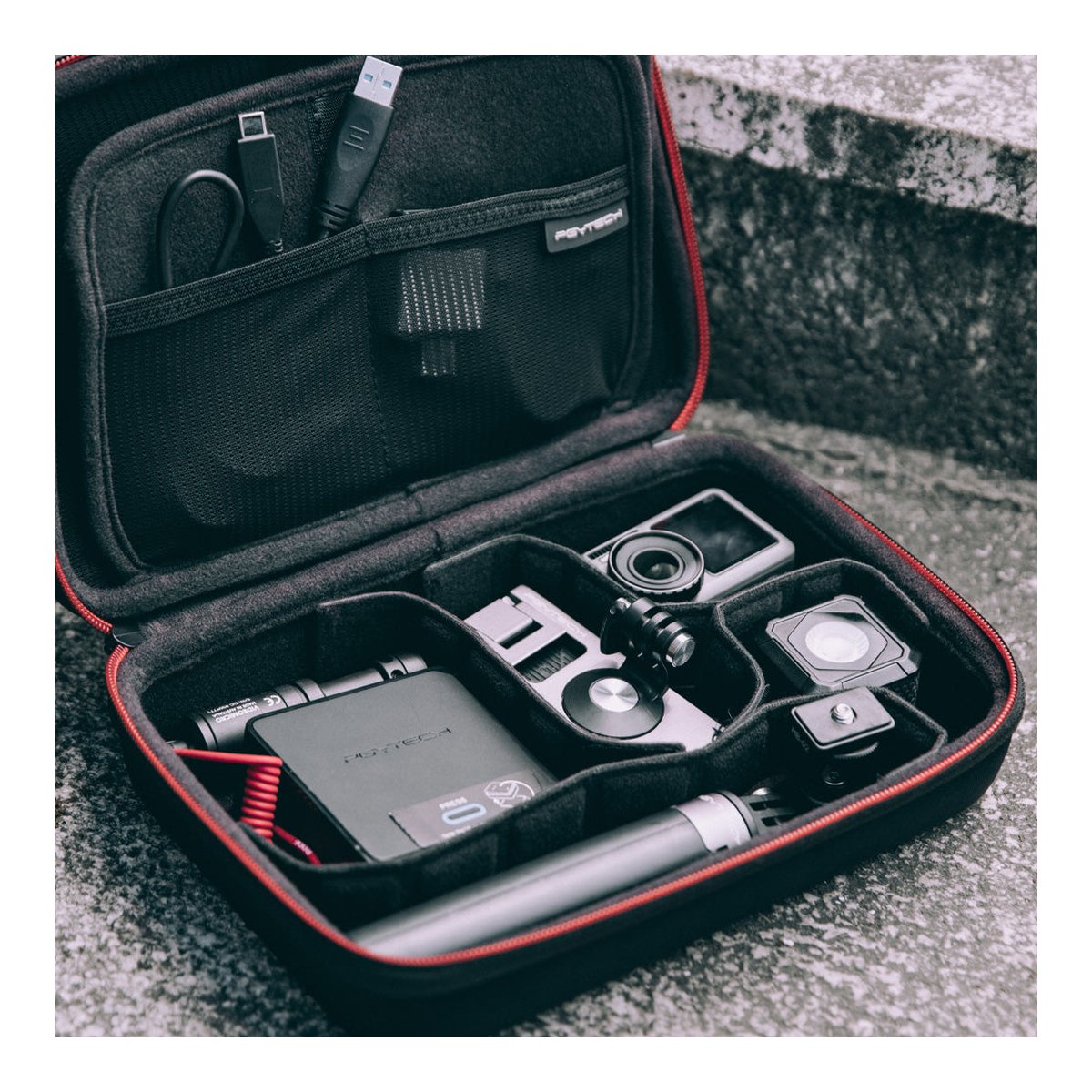 PGYTECH Osmo Pocket Carrying Case - Anwendungsbeispiel: Geöffneter Koffer mit Kamera-Zubehör