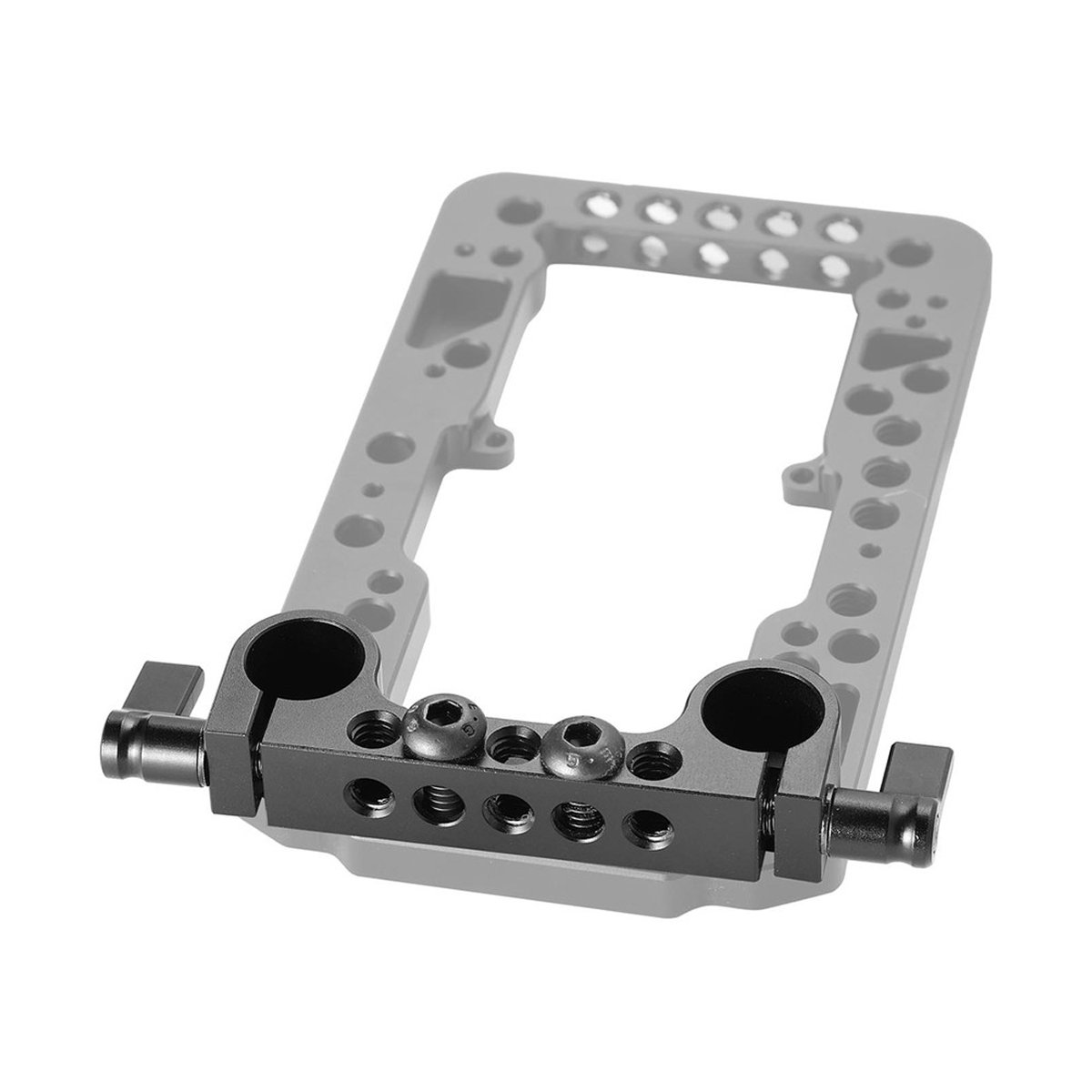 SmallRig 942 Rod Clamp v3 (15 mm) für RED- und DSLR-Rigs - Detailansicht: Schwarze Stangenklemme mit Befestigungsschrauben, montiert an Kamerakäfig