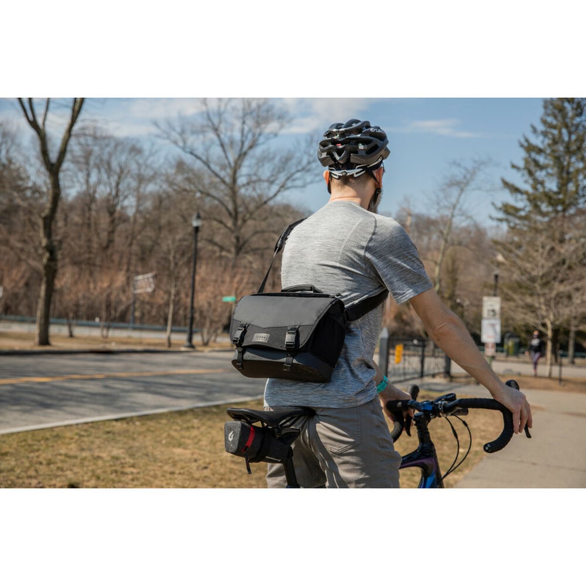 Tenba DNA 9 Slim Messanger Tasche Schwarz