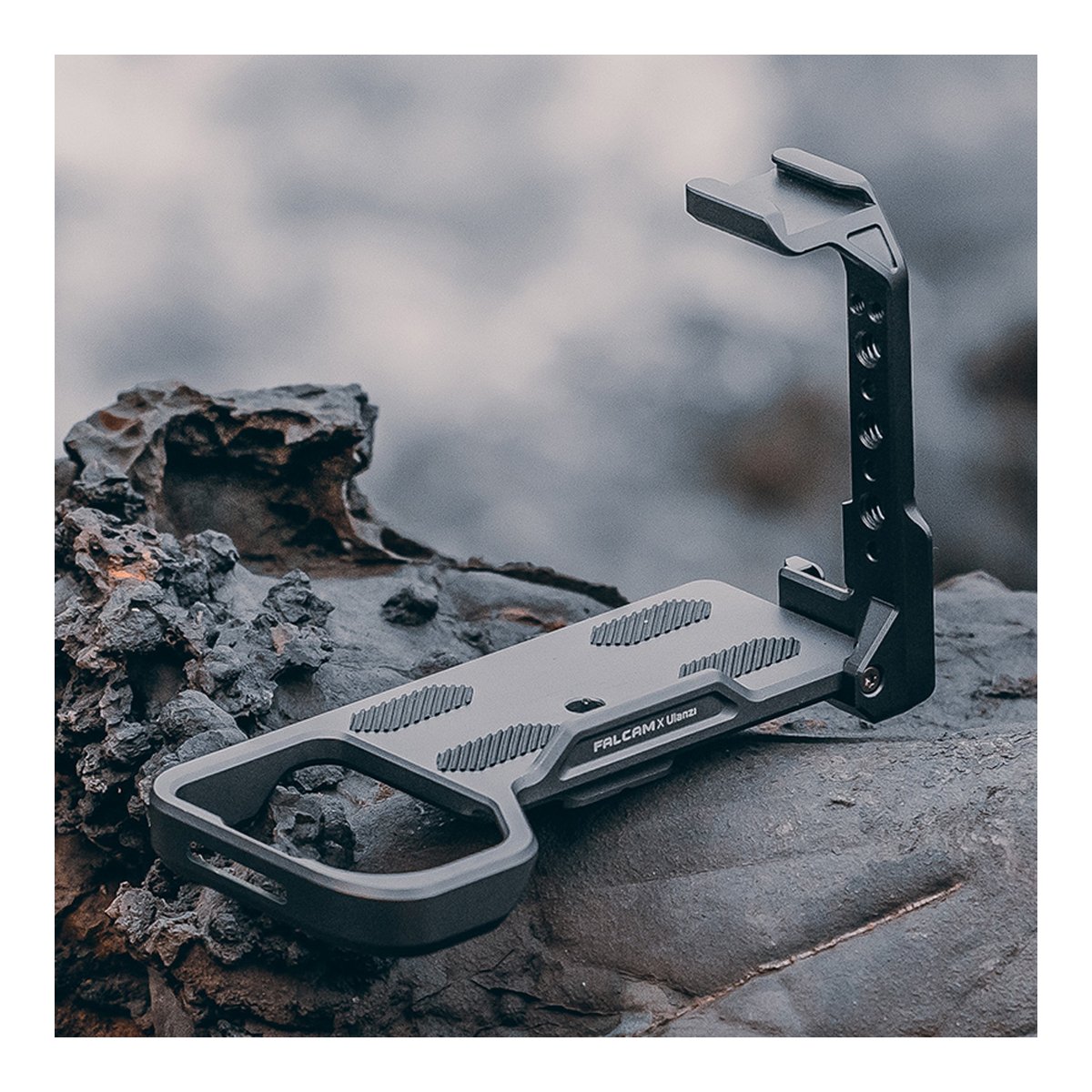 Falcam F22 & F38 Quick Release L Bracket (for A7M4/A7S3) 2976