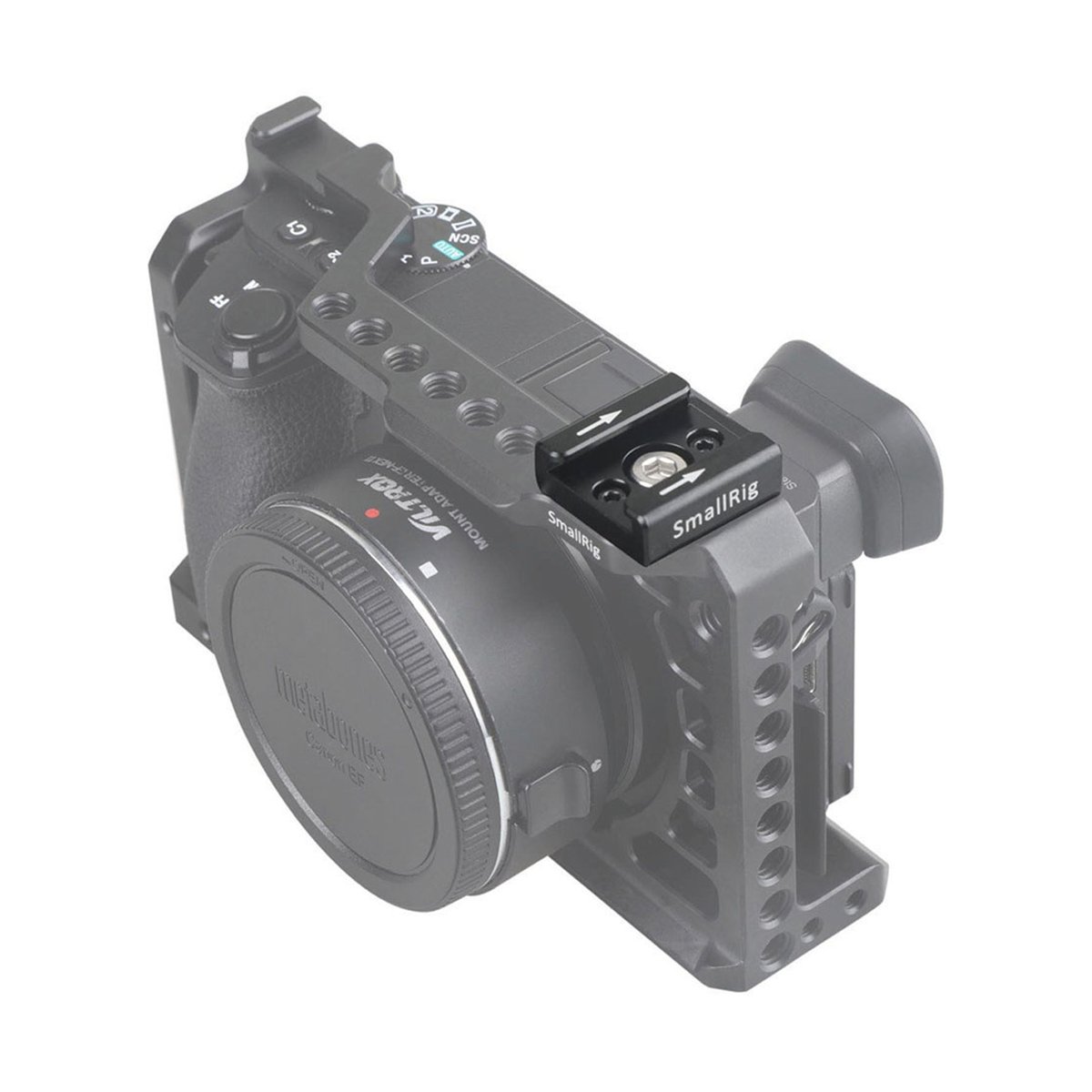 SmallRig 2060 Cold Shoe 2er Blitzschuh- Adapter-Set - Detailansicht: SmallRig Cold Shoe Halterung auf Kameracage mit Kamera und Viltrox Adapter