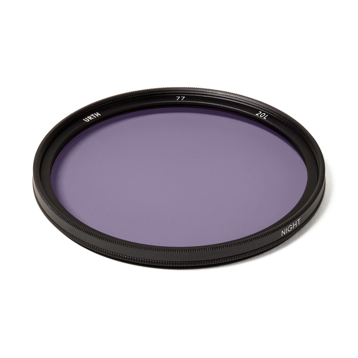 Urth 77mm Neutral Nachtfilter (Plus+) - Draufsicht eines Urth 77mm Night Kamerafilters mit violetter Linse. Urth 77mm Neutral Nachtfilter (Plus+) - Draufsicht eines Urth 77mm Night Kamerafilters mit violetter Linse.
