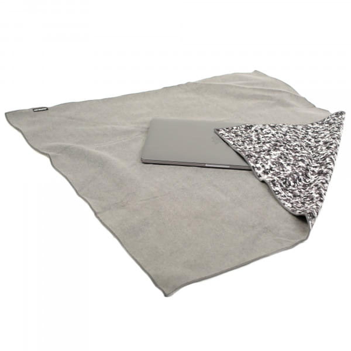 Easy Wrapper selbsthaftendes Einschlagtuch Schwarz / Weiß Camouflage Gr. XL 71 x 71 cm