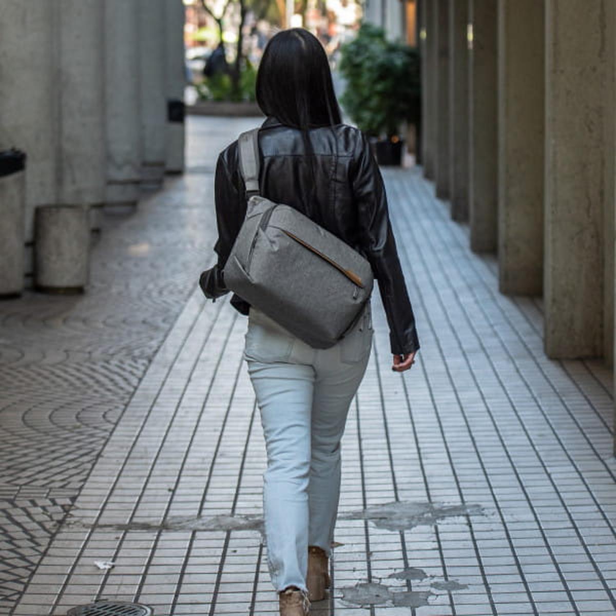Peak Design Everyday Sling V2 10 Liter - Ash (Hellgrau)