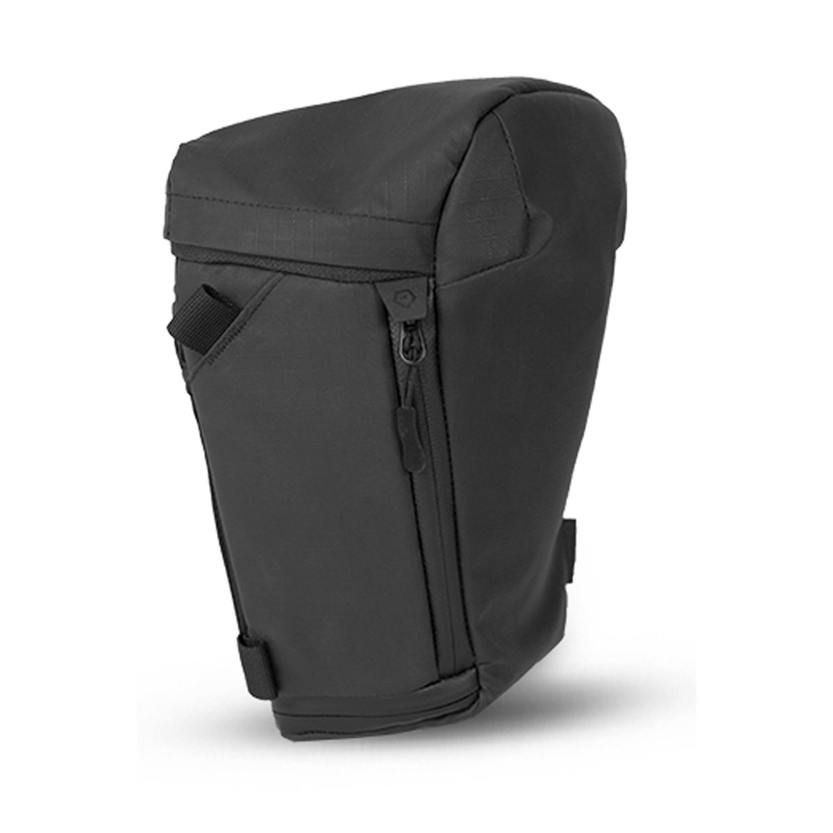 WANDRD Route Chest Pack - Schräge Seitenansicht der schwarzen Tasche