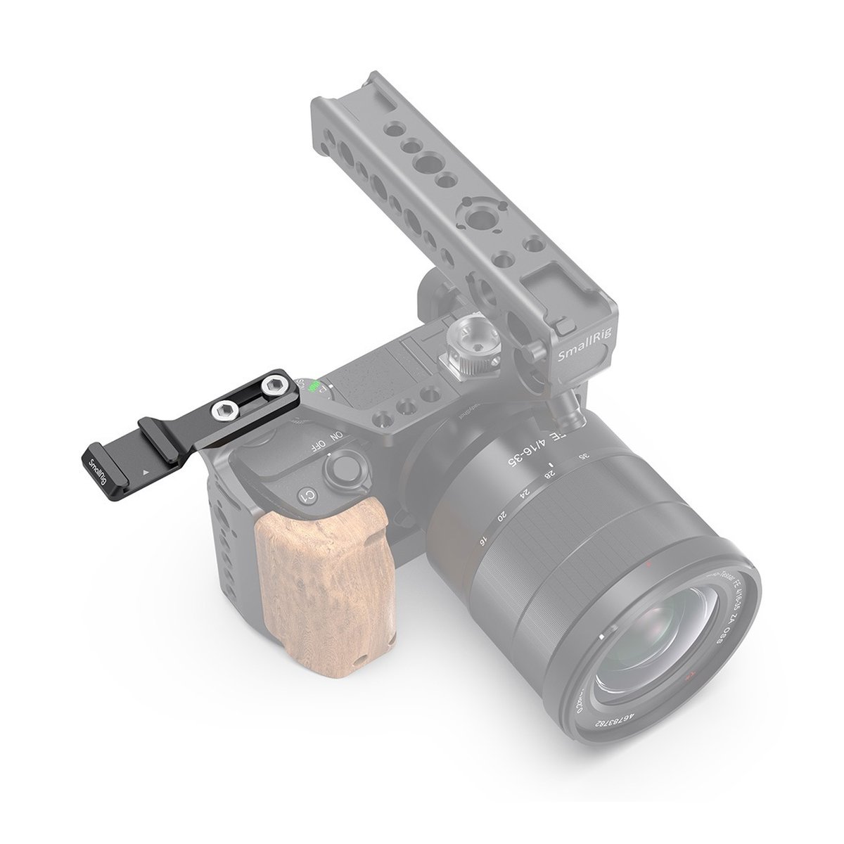 SmallRig 2879 Blitzschuherweiterung zur Mikrofonbefestigung an Cages - Anwendungsbeispiel: Kamera mit montiertem SmallRig Cage, Top-Griff & seitlicher Zubehörschiene. SmallRig 2879 Blitzschuherweiterung zur Mikrofonbefestigung an Cages - Anwendungsbeispiel: Kamera mit montiertem SmallRig Cage, Top-Griff & seitlicher Zubehörschiene.