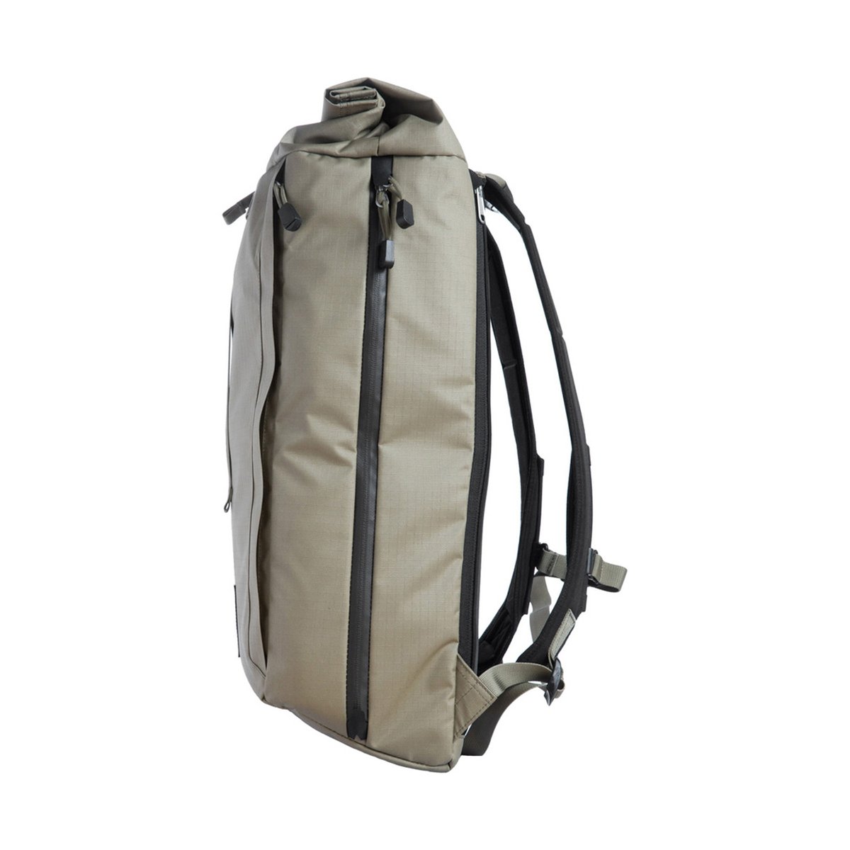 F-Stop Dalston Aloe (Olivgrün) - Linke Seitenansicht des olivfarbenen Rucksacks mit Rollverschluss