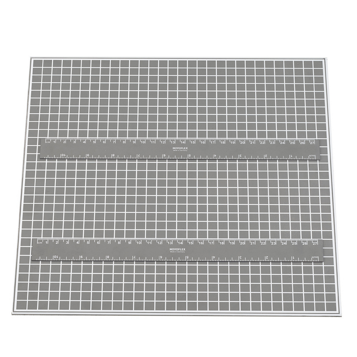 Novoflex Metall-Grundplatte mit Raster und 2 skalierten Magnetstreifen Novoflex Metall-Grundplatte mit Raster und 2 skalierten Magnetstreifen