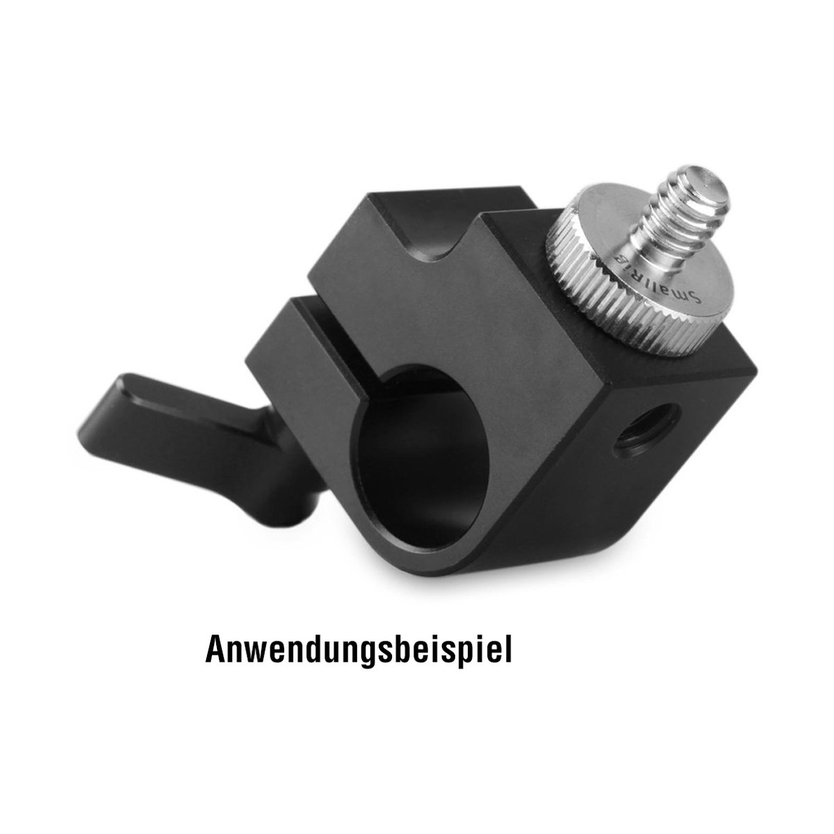 SmallRig 828 1/4" Double End Stud Doppelendbolzen - Anwendungsbeispiel einer schwarzen Super Clamp mit silberner 1/4-Zoll Schraube auf weißem Hintergrund.