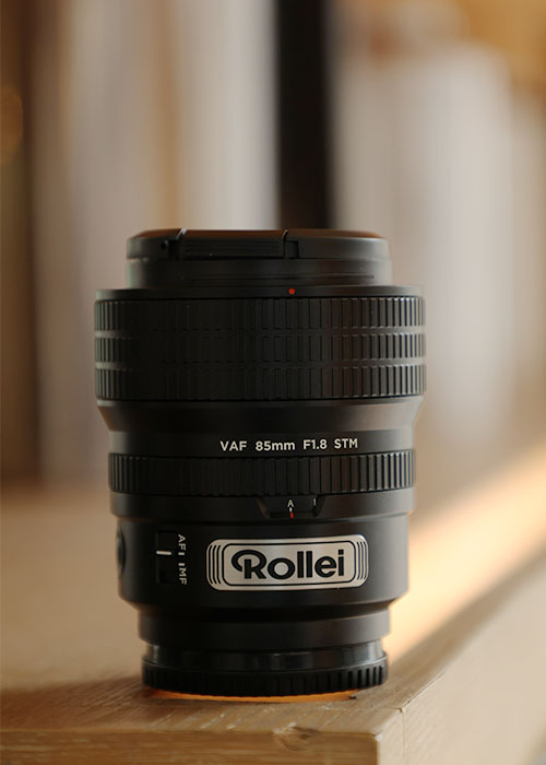 Rollei 85 mm 1:1,8 AF Vollformat Festbrennweite mit STM Autofokus und 11 Blendenlamellen für Porträtfotografie