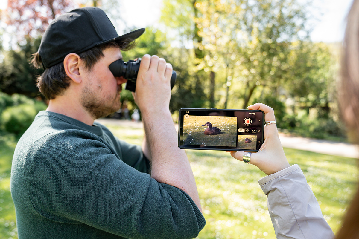 Streaming Steiner eDiscovery 10x42 Fernglas mit Kamera Foto Leistenschneider