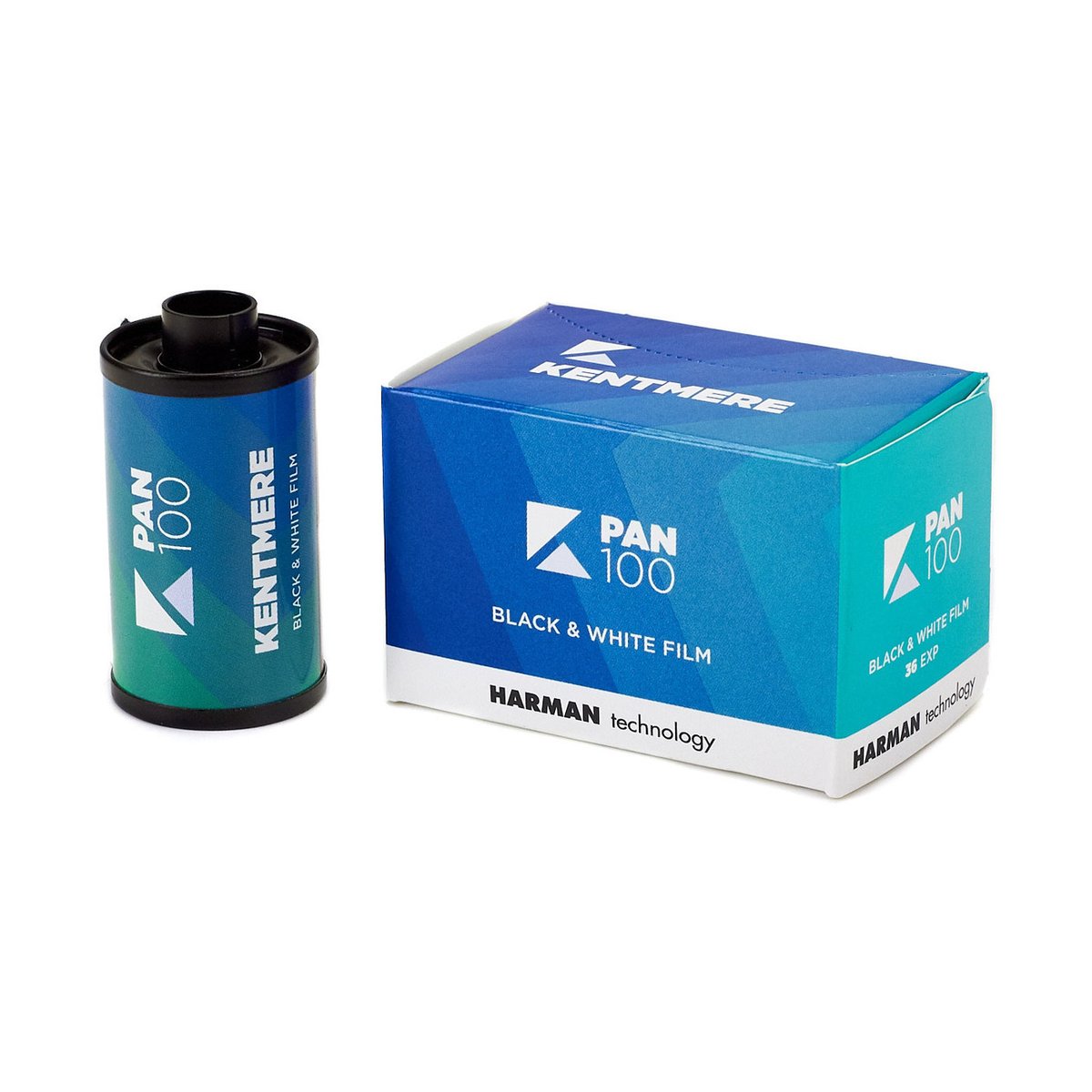 Kentmere Pan100 135/36 SW-Kleinbildfilm - Lieferumfang: Eine Rolle Kentmere Pan 100 Schwarz-Weiß-Film neben der geöffneten Verpackung.