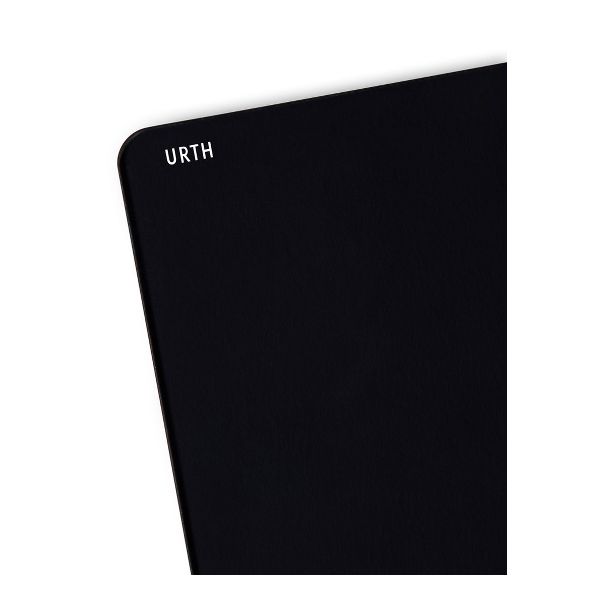 Urth 100 x 100mm ND16 (4 Stop) Filter (Plus+) - Detailansicht: Urth Logo auf schwarzem Material