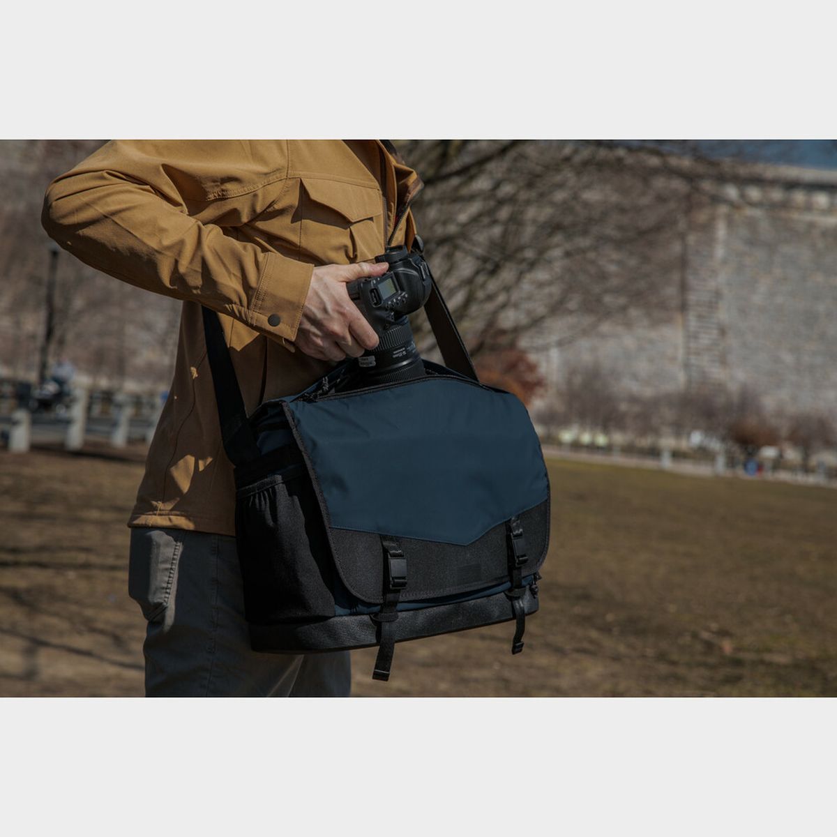 Tenba DNA 16 DSLR Messanger Tasche Blau