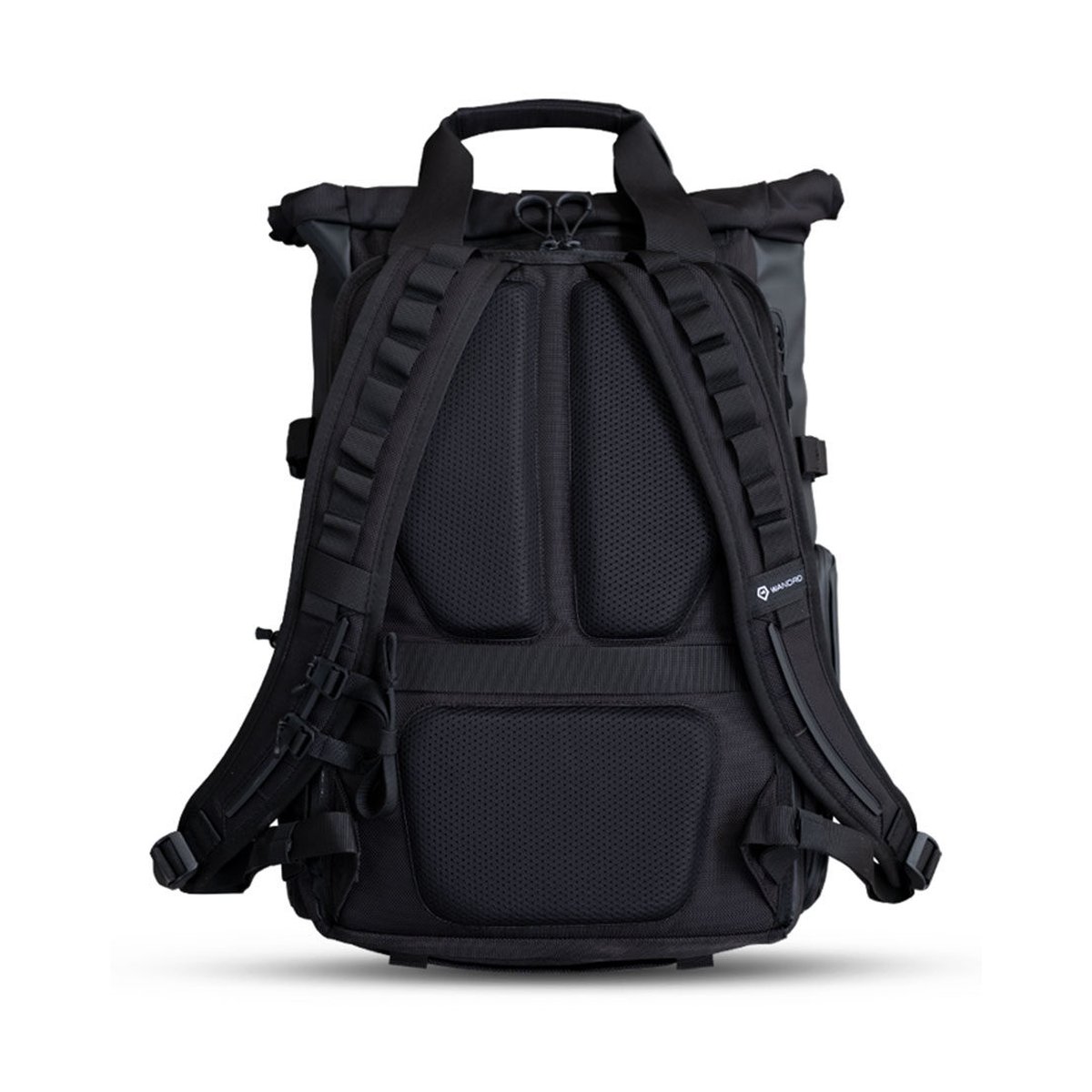 WANDRD PRVKE 21-Liter Blue Photo Bundel V3 - Rückansicht des schwarzen Manfrotto Rucksacks mit gepolstertem Rücken und Trägern.