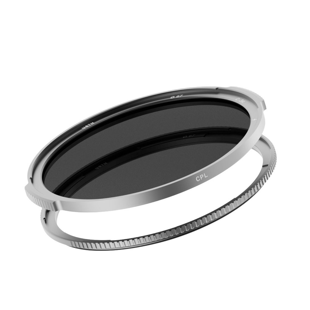 Urth 82 mm Magnetic CPL Filter Pro Schrägansicht mit Adapterring