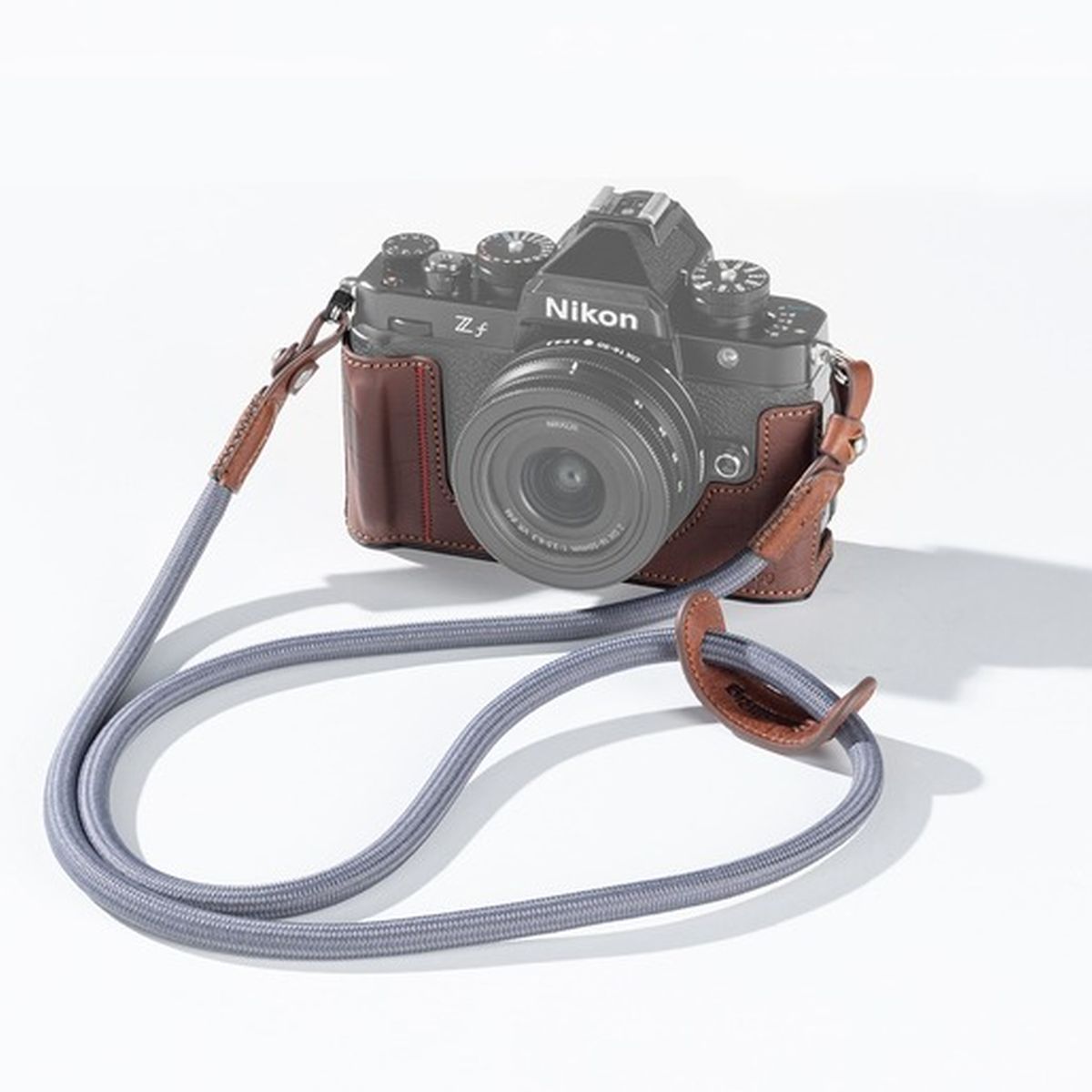 SmallRig 5096 Halbtaschen-Kit für Nikon Z f Braun 