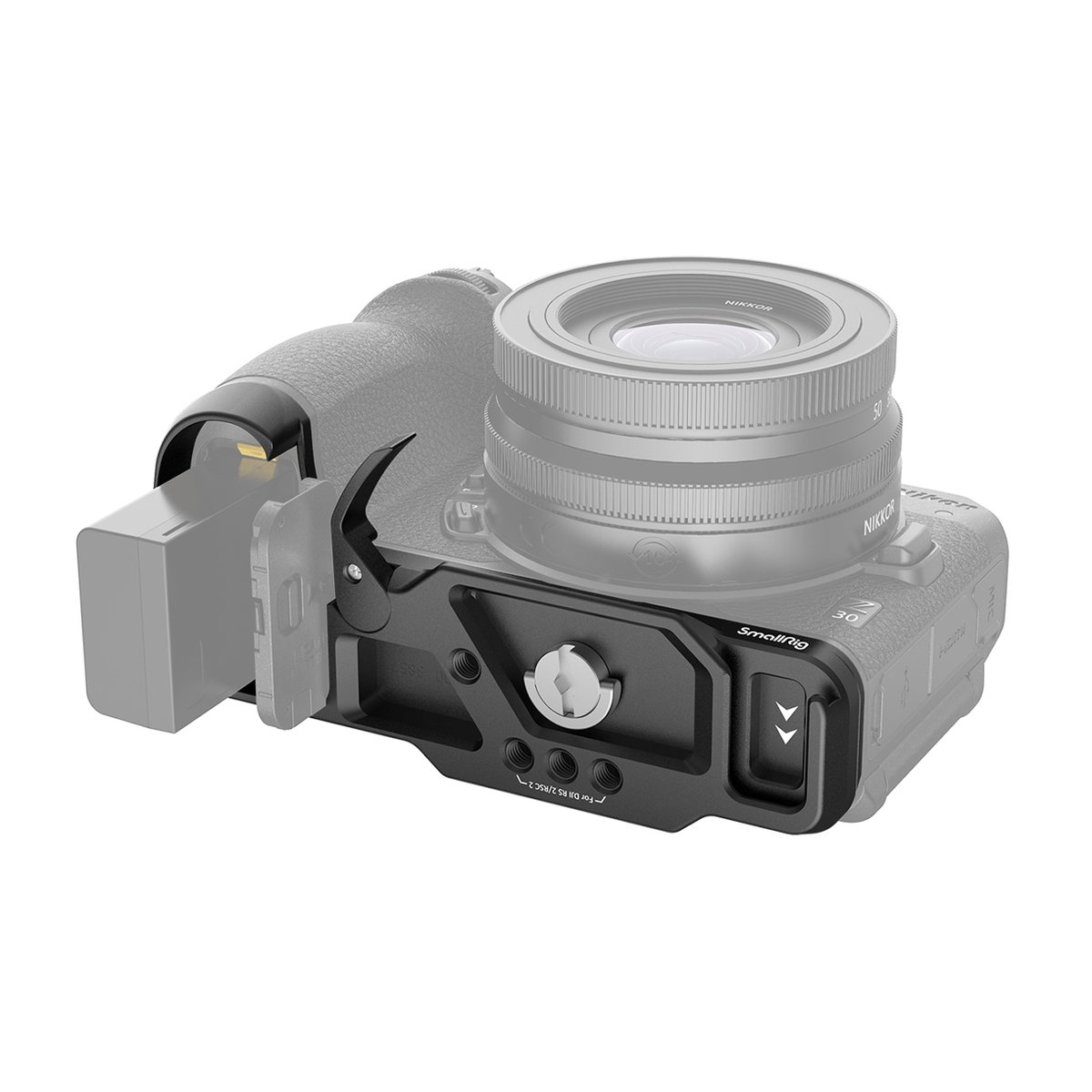 SmallRig 3857 Grundplatte für Nikon Z 30 - Detailansicht: SmallRig Bodenplatte an Kamera mit offenem Batteriefach