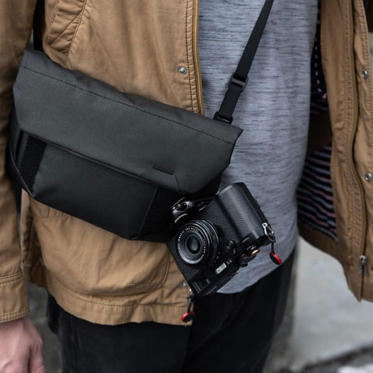 Peak Design Field Pouch V2 Zubehörtasche Black (Schwarz) mit Tragegurt