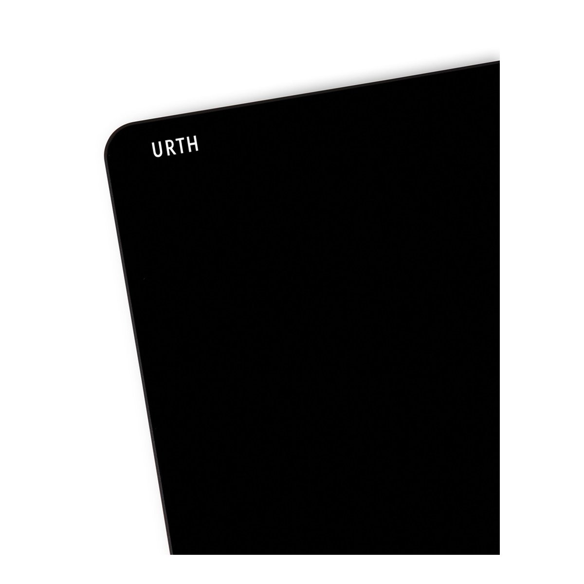 Urth 75 x 85mm ND64 (6 Stop) Filter (Plus+) - Detailansicht: URTH-Logo auf schwarzer Oberfläche