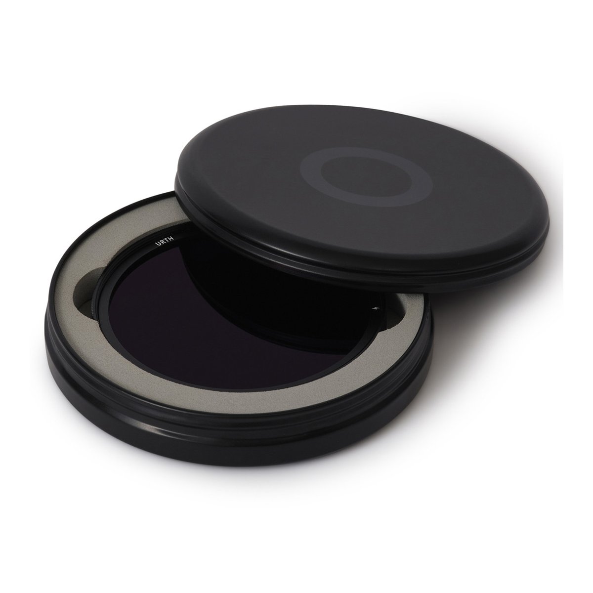 Urth 62mm Magnetic ND1000 (Plus+) - Detailansicht: URTH Kamerafilter in geöffneter schwarzer Schutzbox
