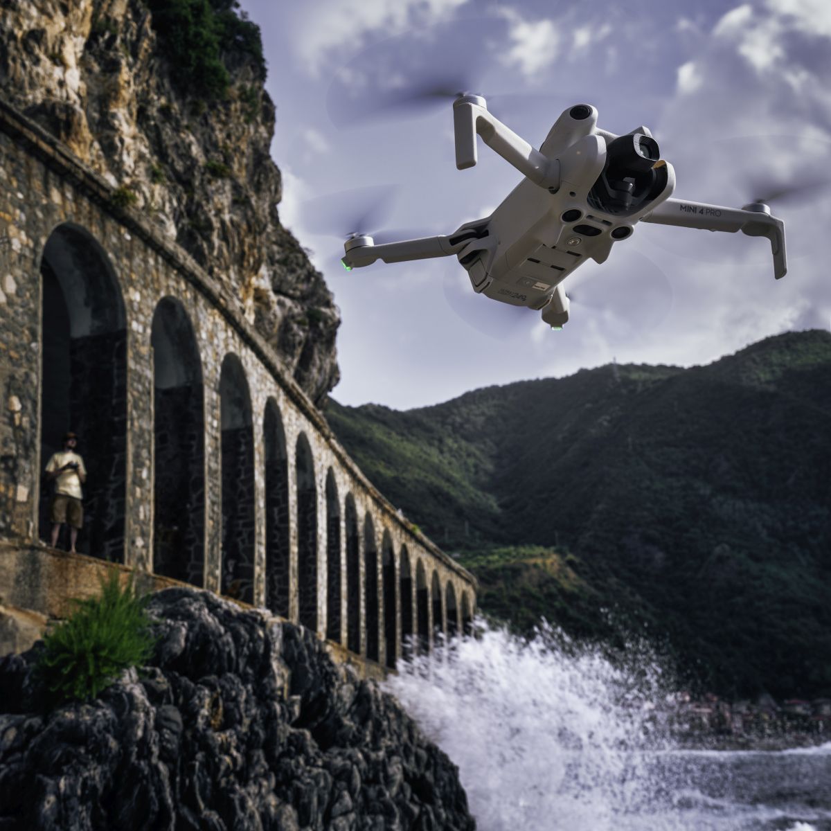DJI Mini 4 Pro Fly More Combo
